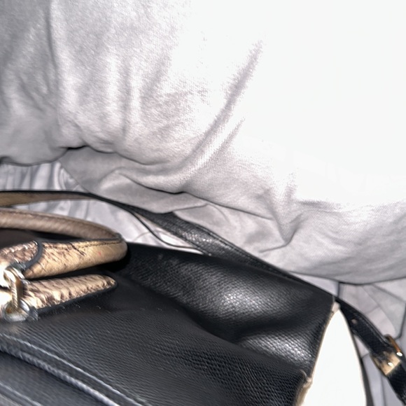 Coach leather black and cream with snakeskin straps very large bag nice - Picture 11 of 17